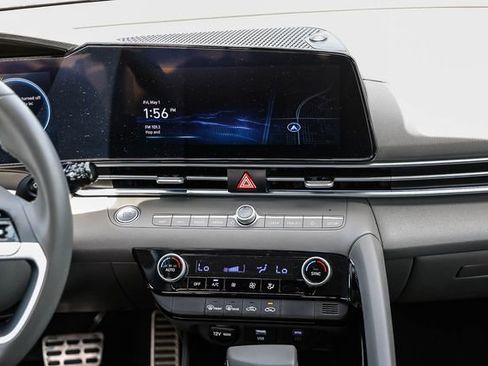 Certified 2025 Hyundai Elantra SEL FWD image 13