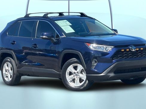 Used 2021 Toyota RAV4 XLE w/ Carpet Mat Package (TMS) AWD/4WD image 2