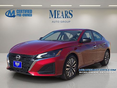 Used 2024 Nissan Altima 2.5 SV image 1