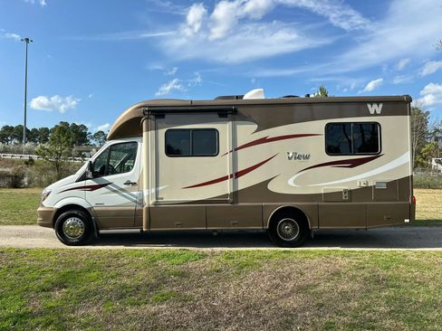 Used 2014 Mercedes-Benz Sprinter 3500 image 12