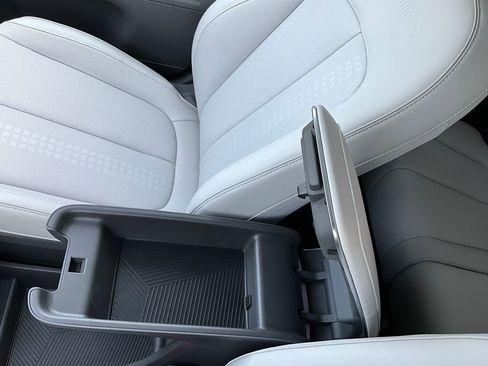 Used 2024 Hyundai Ioniq 5 Limited image 41