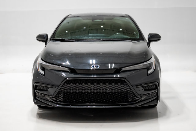 Used 2024 Toyota Corolla SE w/ Convenience Package FWD image 4