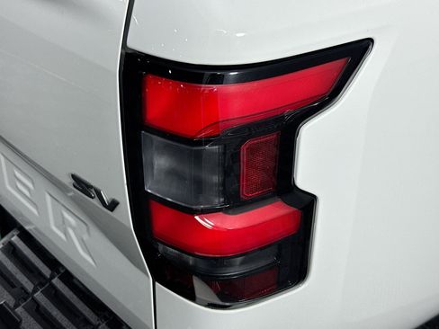 Used 2023 Nissan Frontier SV w/ Technology Package RWD image 38