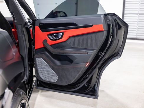 Used 2024 Lamborghini Urus S AWD/4WD image 28