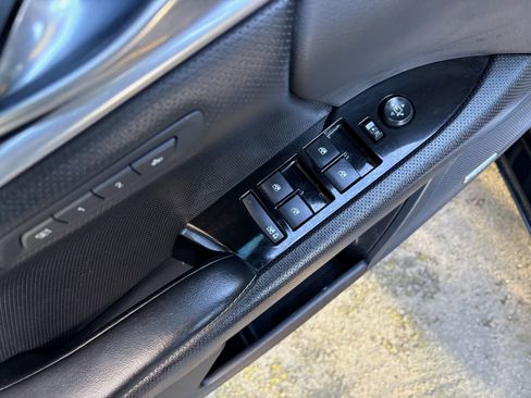 Used 2019 Cadillac XTS Luxury image 16