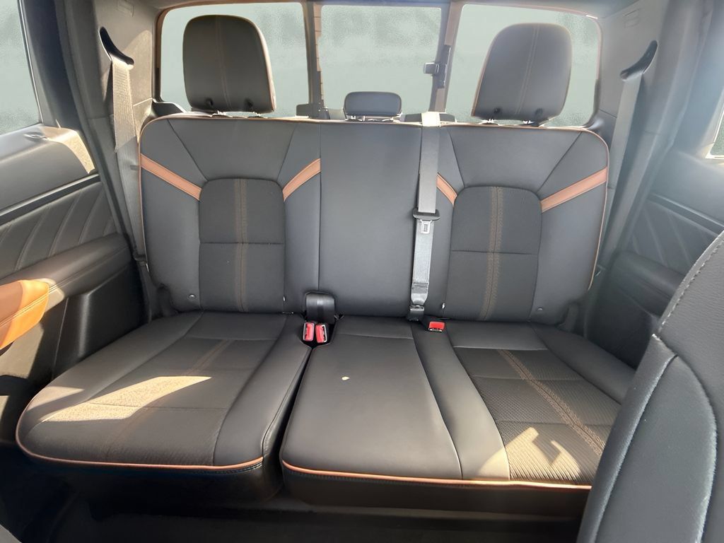 Used 2023 GMC Canyon AT4 w/ Canyon Safety Plus Package AWD/4WD image 11