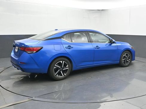 Used 2024 Nissan Sentra SV FWD image 2