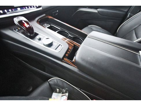 Used 2024 Cadillac Escalade Premium Luxury RWD image 20