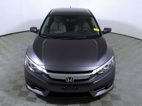 Used 2018 Honda Civic EX-T image 4