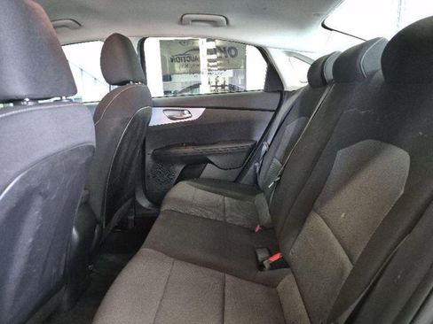 Used 2022 Kia Forte LXS FWD image 11