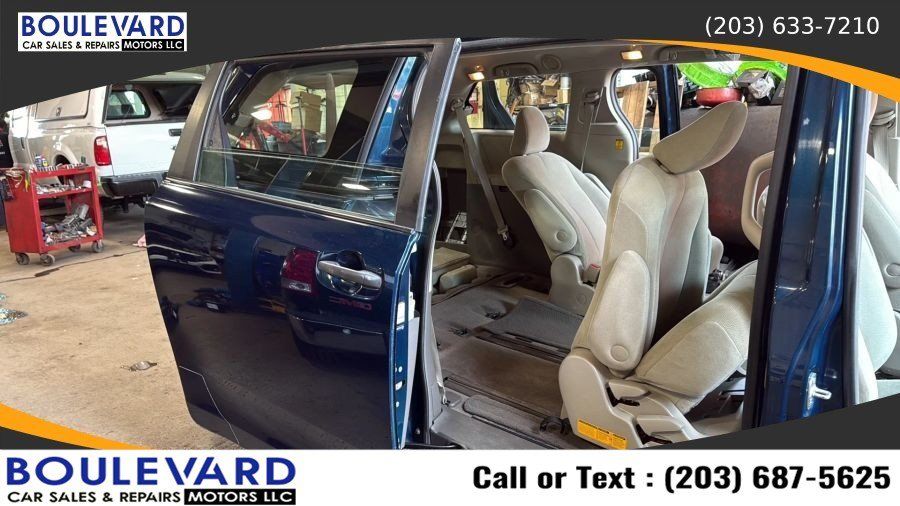 Used 2011 Toyota Sienna FWD image 29