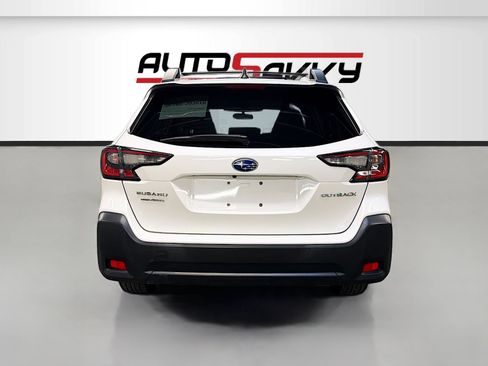 Used 2024 Subaru Outback Premium AWD/4WD image 6