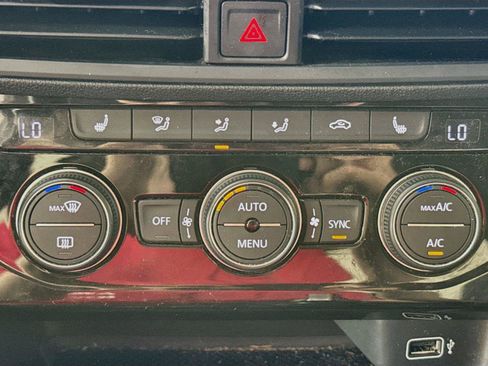 Used 2019 Volkswagen Jetta SE FWD image 13