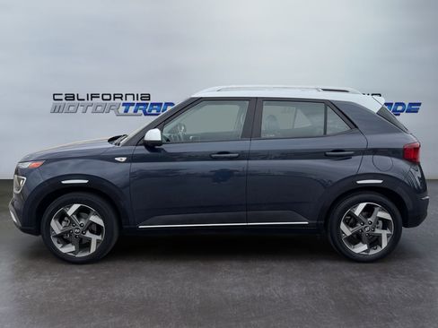 Used 2022 Hyundai Venue Limited image 8