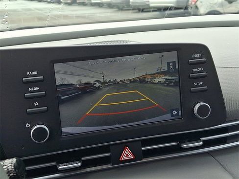 Used 2023 Hyundai Elantra SEL image 18