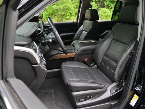 Used 2020 GMC Yukon Denali AWD/4WD image 3