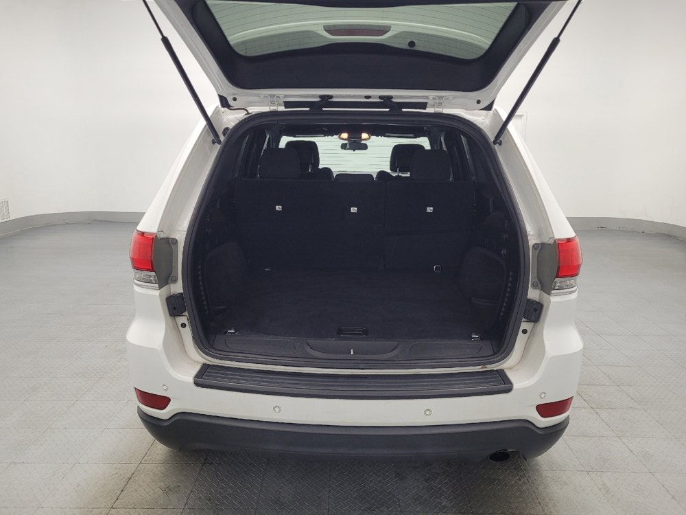 Used 2019 Jeep Grand Cherokee Laredo RWD image 29