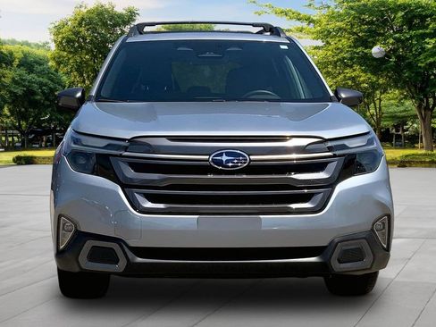 Used 2025 Subaru Forester Limited AWD/4WD image 2