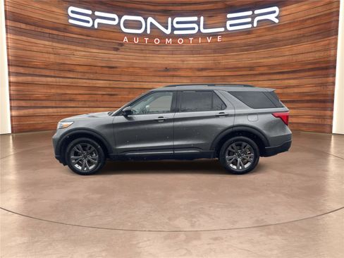 Used 2023 Ford Explorer XLT w/ Equipment Group 202A AWD/4WD image 2