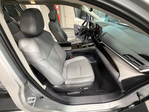 Used 2022 Toyota Sienna XLE image 42