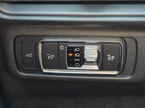 Used 2021 Lincoln Corsair STANDARD AWD w/ Equipment Group 101A image 21