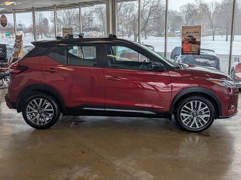 Certified 2023 Nissan Kicks SR w/ Exterior Package image 6