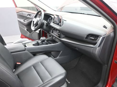 Used 2023 Nissan Rogue SV w/ SV Premium B Package FWD image 25