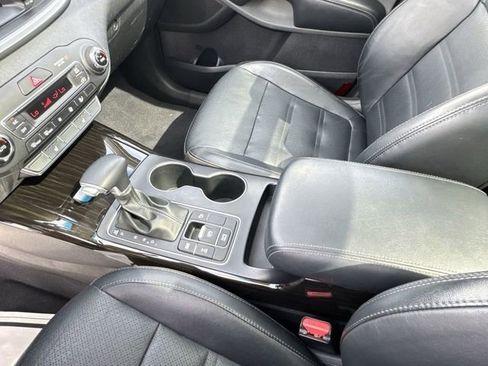 Used 2020 Kia Sorento EX AWD/4WD image 24