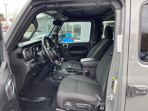 Used 2021 Jeep Gladiator Sport AWD/4WD image 14