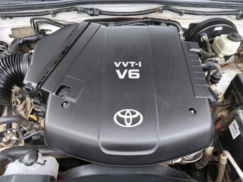 Used 2014 Toyota Tacoma 4x4 Double Cab w/ SR5 Package image 21