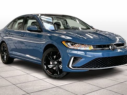 New 2026 Volkswagen Jetta SE image 2