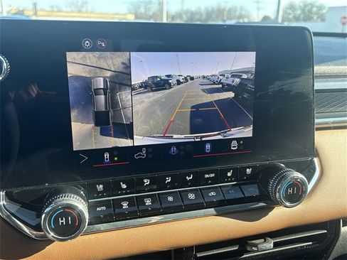 Certified 2025 GMC Canyon AT4 w/ Nightfall Edition image 15