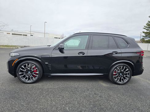 New 2026 BMW X5 xDrive50e w/ Executive Package image 3