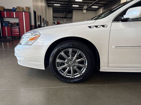 Used 2011 Buick Lucerne CXL image 35