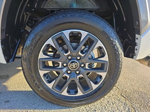 Used 2025 Toyota Tundra Limited image 33