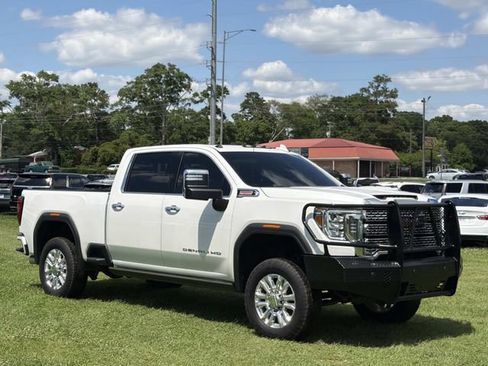Used 2022 GMC Sierra 3500 Denali w/ Technology Package AWD/4WD image 9