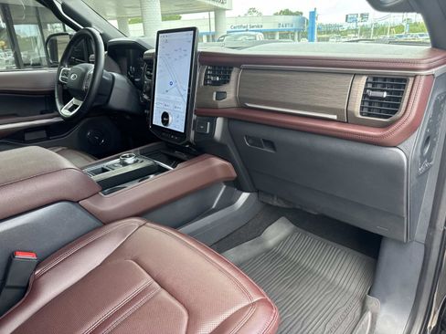 Used 2024 Ford Expedition Limited RWD image 13