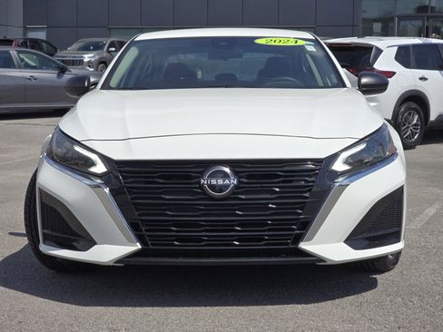 Used 2024 Nissan Altima 2.5 S image 10