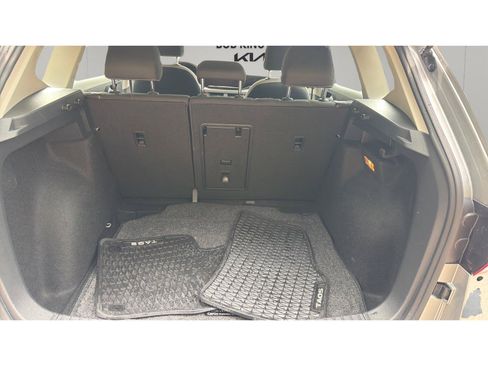 Used 2023 Volkswagen Taos S FWD image 4