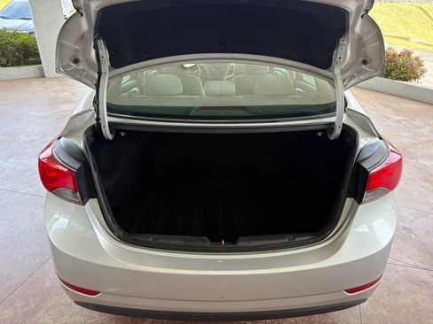 Used 2015 Hyundai Elantra SE FWD image 22