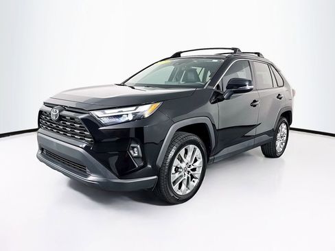 Used 2023 Toyota RAV4 XLE Premium image 3