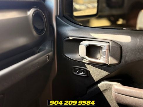 Used 2018 Jeep Wrangler Unlimited Sport S AWD/4WD image 18