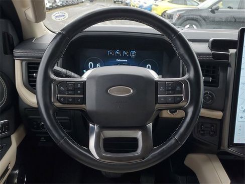 Certified 2022 Ford Expedition Platinum image 34