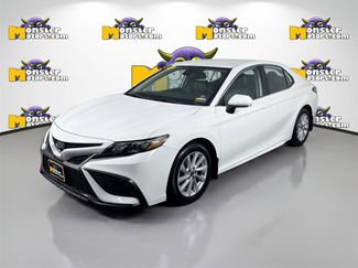 Used 2022 Toyota Camry SE video 1