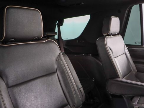 Used 2022 GMC Yukon SLT w/ SLT Premium Package image 33