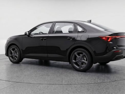 Used 2025 Kia K4 LXS image 6