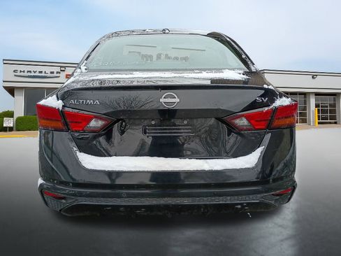 Used 2024 Nissan Altima 2.5 SV image 4