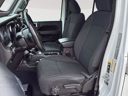 Used 2022 Jeep Gladiator Sport image 12