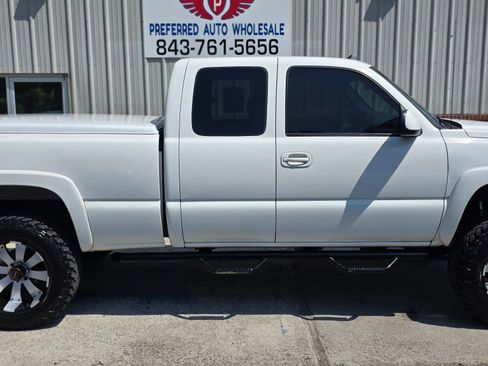Used 2004 Chevrolet Silverado 1500 4x4 Extended Cab w/ Z71 Convenience Package 1 image 4