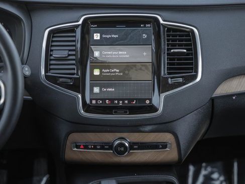 Certified 2023 Volvo XC90 B6 Plus w/ Protection Package Premier image 21